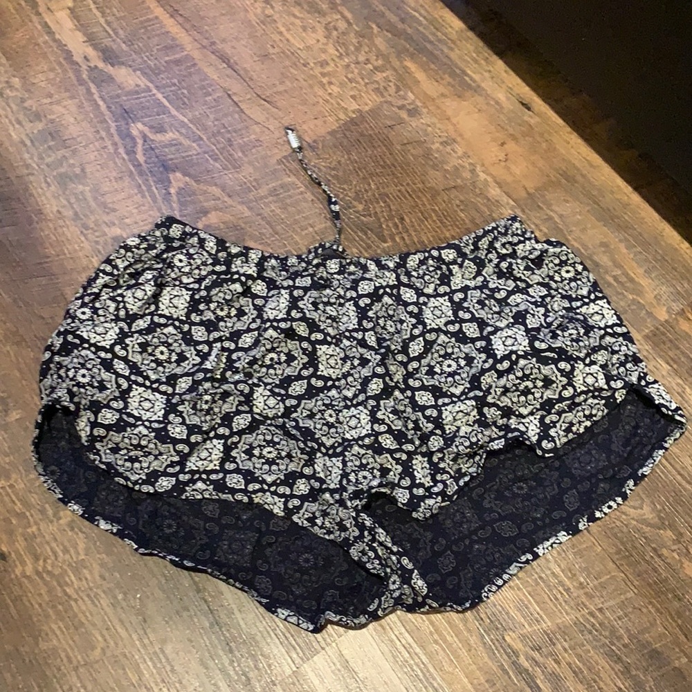 Divided hm shorts size 8